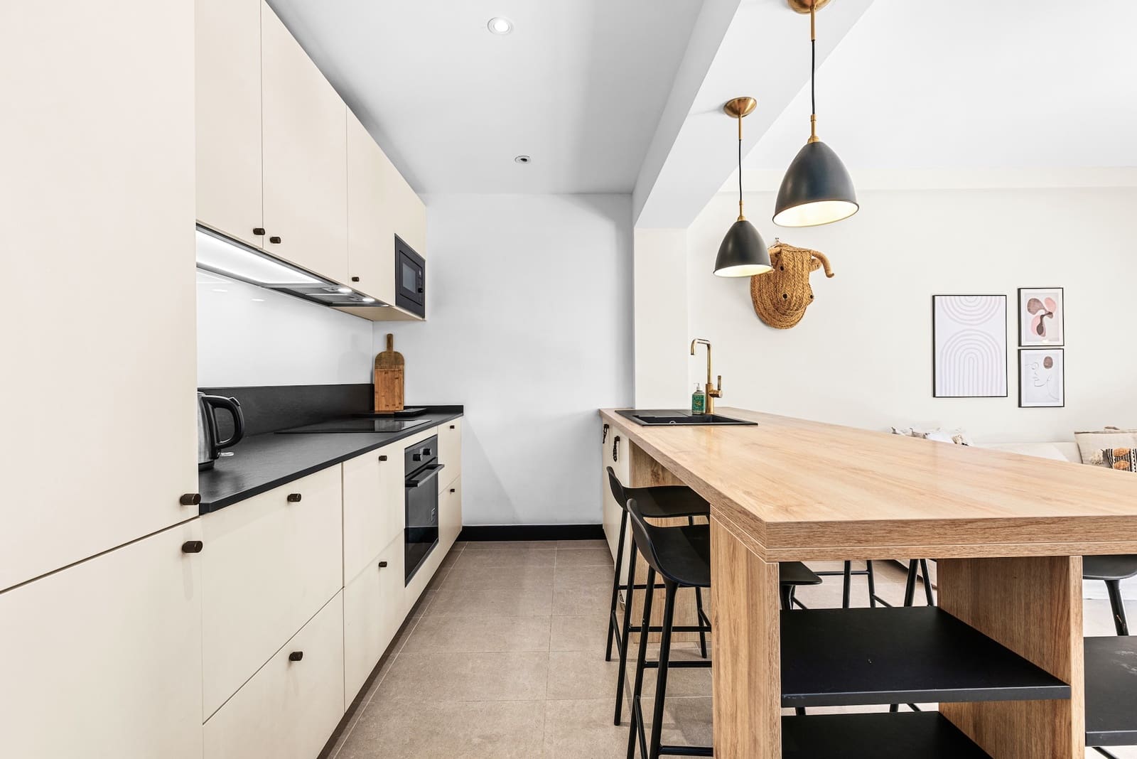 2 slaapkamer Appartement te koop in Nueva Andalucia met zwembad garage - € 439.000 (Ref: 9872491)