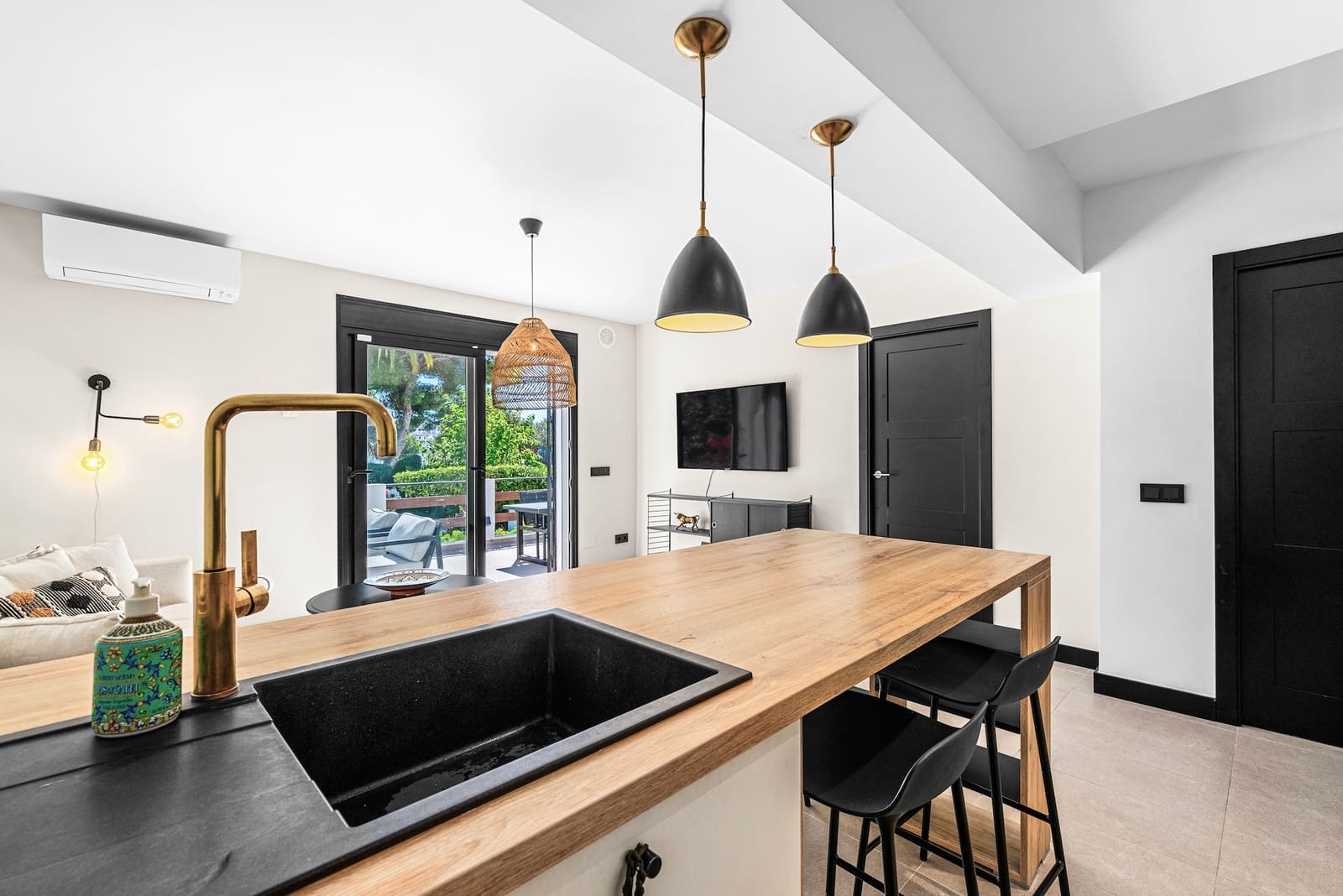 2 slaapkamer Appartement te koop in Nueva Andalucia met zwembad garage - € 439.000 (Ref: 9872491)