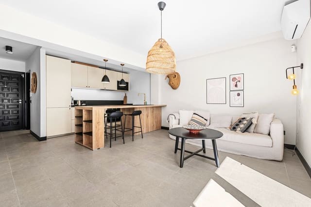 2 slaapkamer Appartement te koop in Nueva Andalucía Centro, Marbella met zwembad garage - € 439.000 (Ref: 9872491)