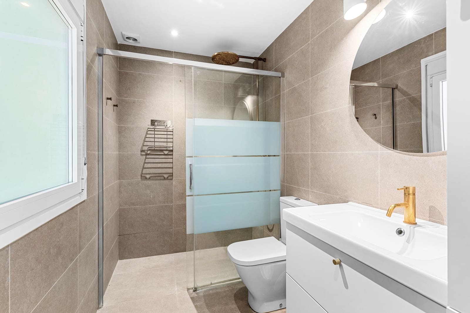2 slaapkamer Appartement te koop in Nueva Andalucia met zwembad garage - € 439.000 (Ref: 9872491)