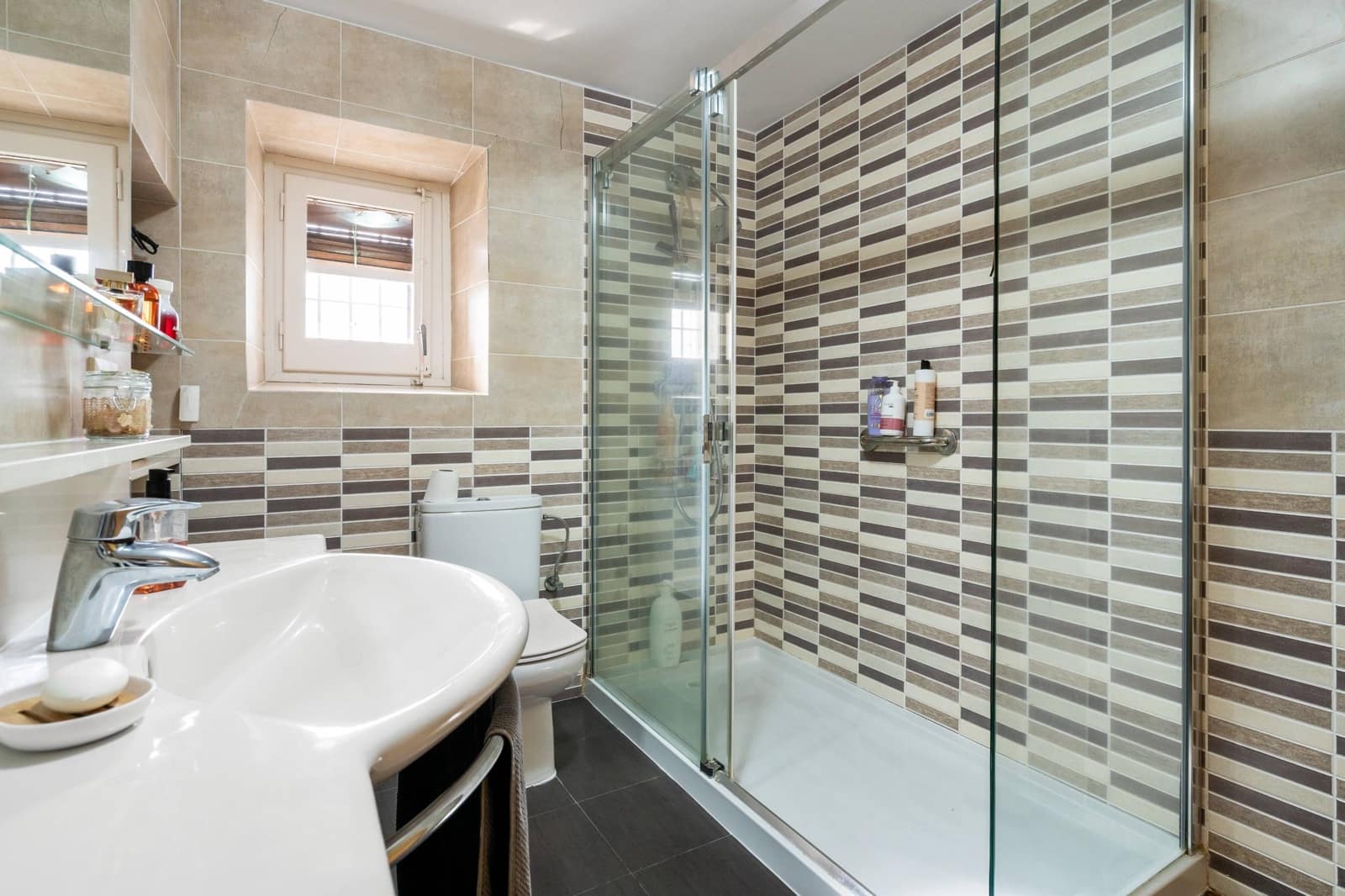 27 sypialnia Finka/Dom wiejski na sprzedaż w Sant Marti Sarroca z basenem garażem - 3 200 000 € (Ref: 9220521)