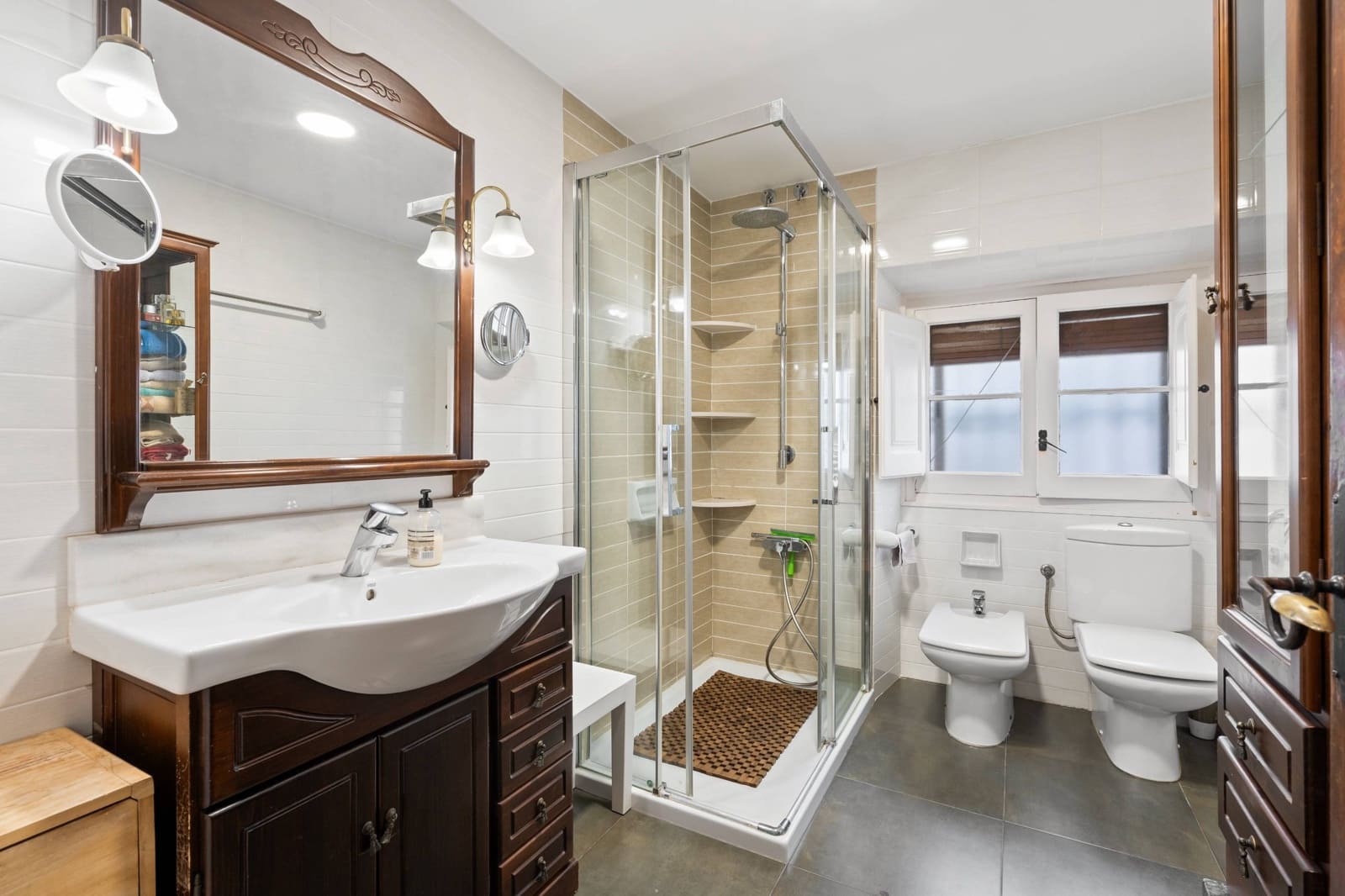 27 sypialnia Finka/Dom wiejski na sprzedaż w Sant Marti Sarroca z basenem garażem - 3 200 000 € (Ref: 9220521)