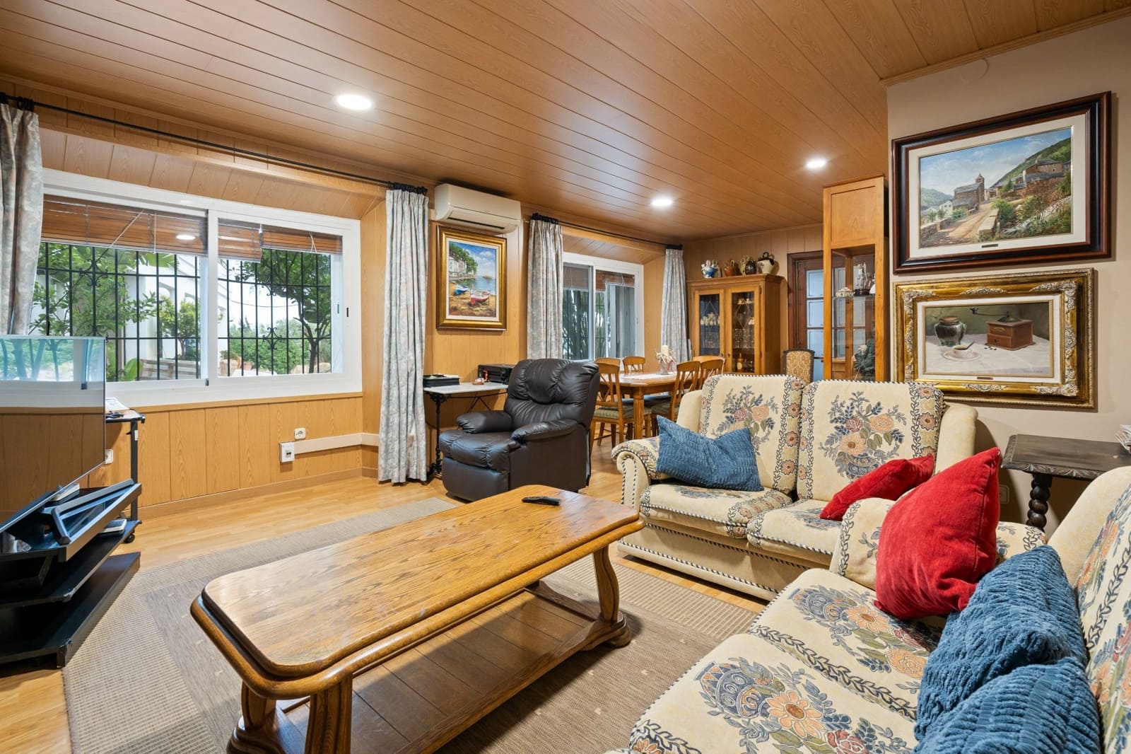 27 sypialnia Finka/Dom wiejski na sprzedaż w Sant Marti Sarroca z basenem garażem - 3 200 000 € (Ref: 9220521)