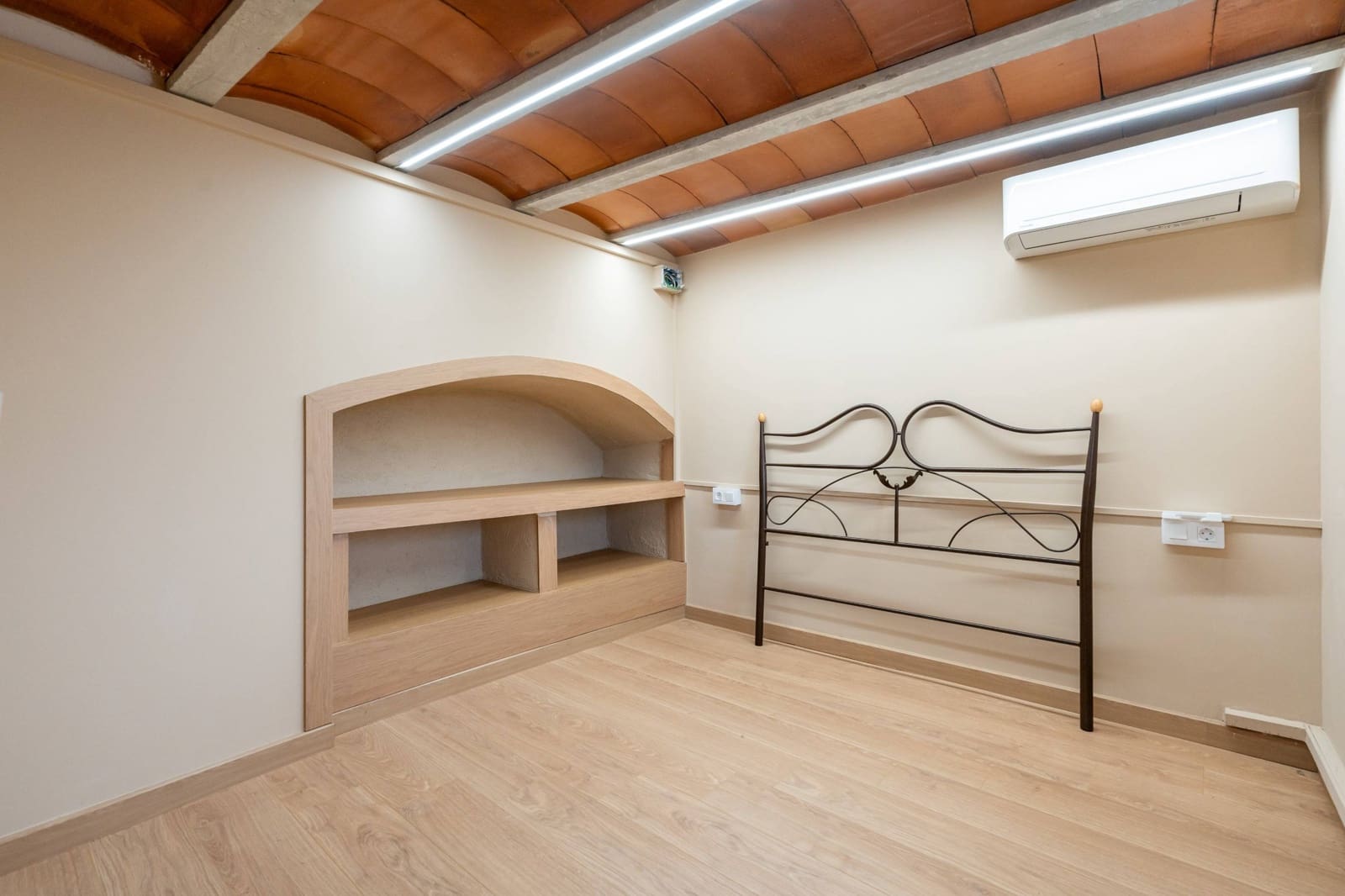 27 sypialnia Finka/Dom wiejski na sprzedaż w Sant Marti Sarroca z basenem garażem - 3 200 000 € (Ref: 9220521)