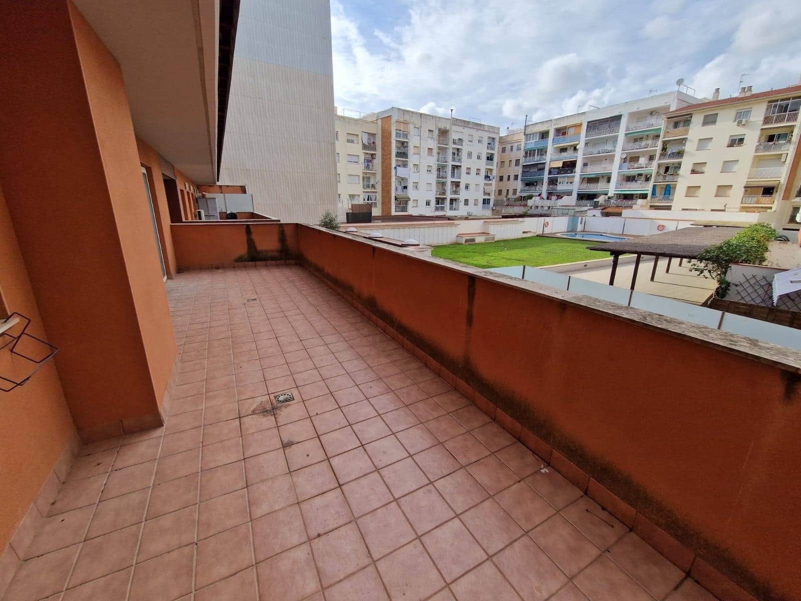Local Comercial en Vilanova i la Geltrú en alquiler - 3.300 € (Ref: 9276417)
