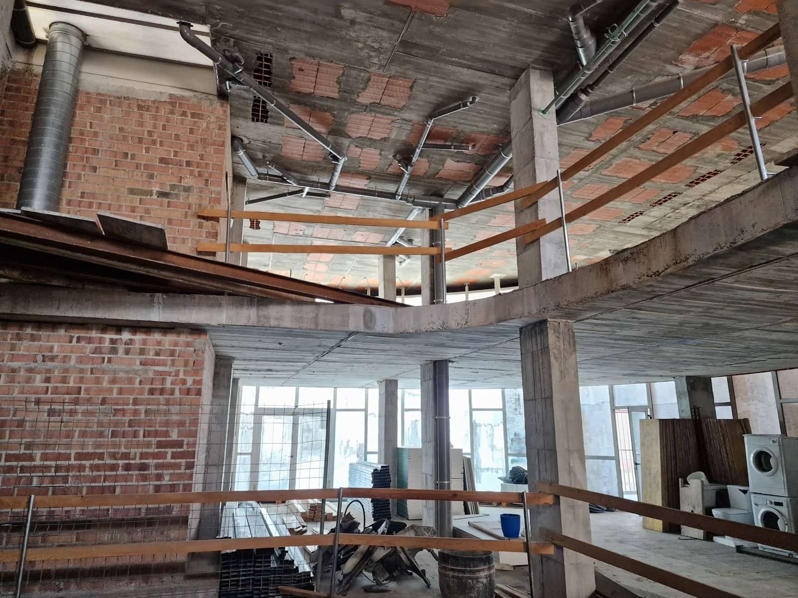 Local Comercial en Vilanova i la Geltrú en alquiler - 3.300 € (Ref: 9276417)