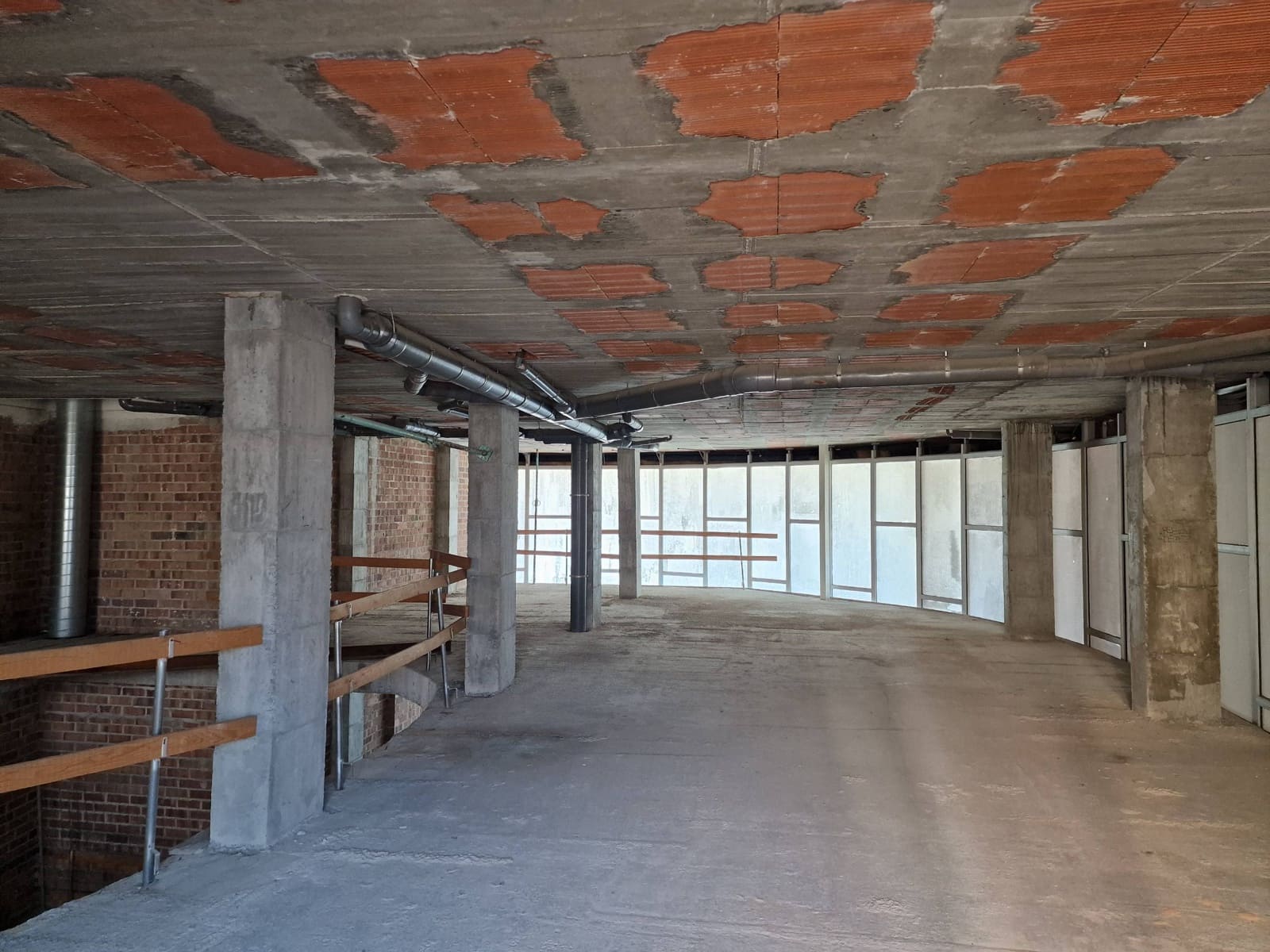 Local Comercial en Vilanova i la Geltrú en alquiler - 3.300 € (Ref: 9276417)