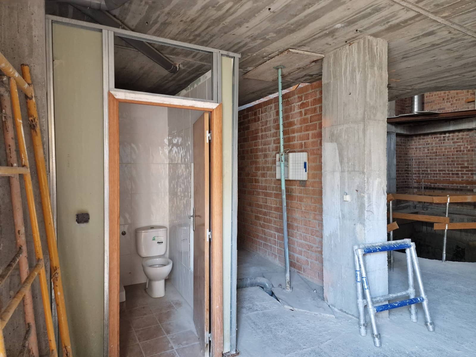 Local Comercial en Vilanova i la Geltrú en alquiler - 3.300 € (Ref: 9276417)