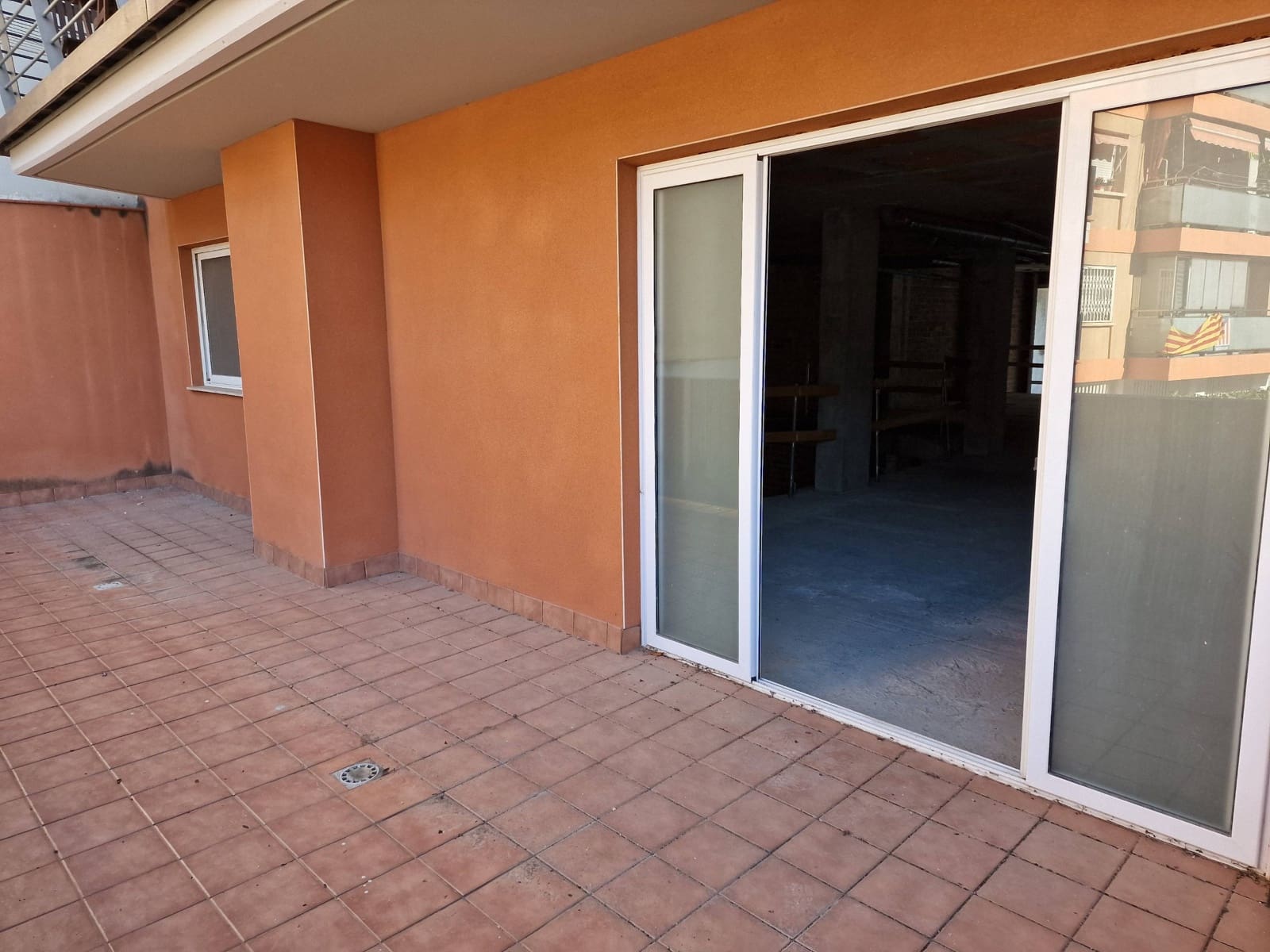 Local Comercial en Vilanova i la Geltrú en alquiler - 3.300 € (Ref: 9276417)