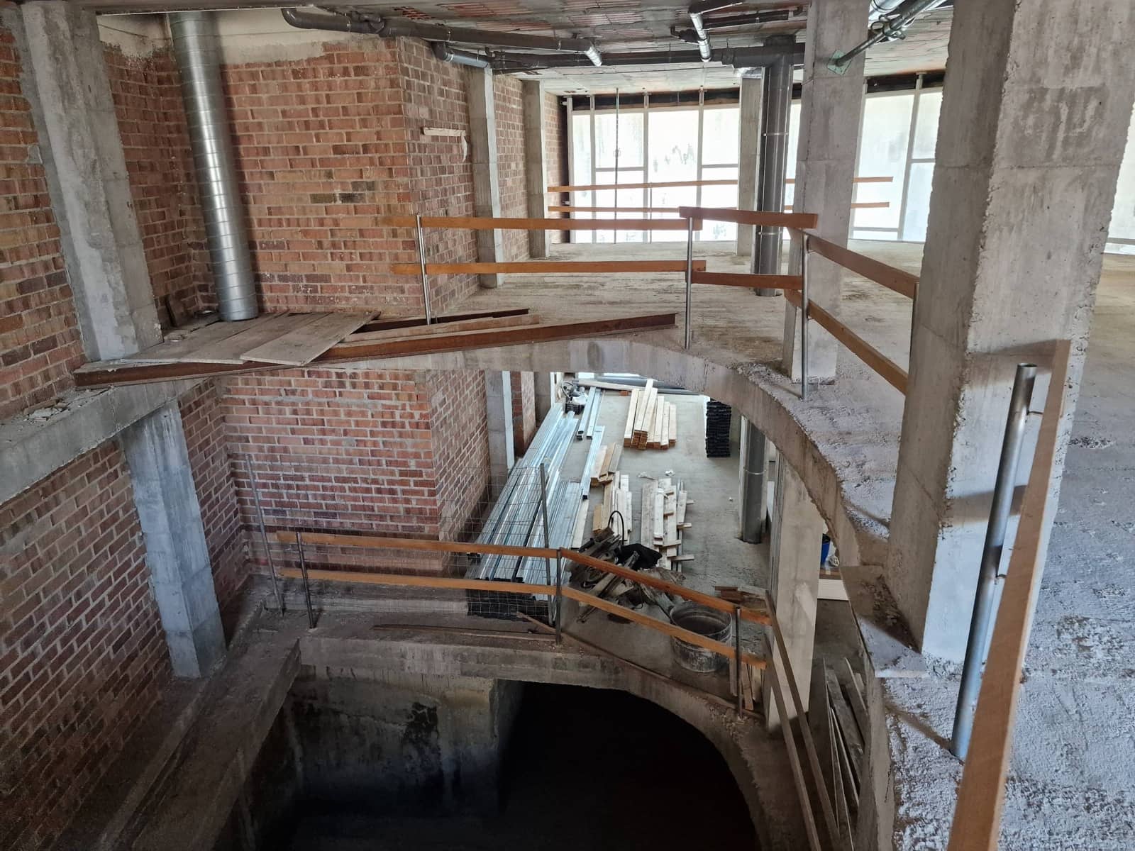 Local Comercial en Vilanova i la Geltrú en alquiler - 3.300 € (Ref: 9276417)