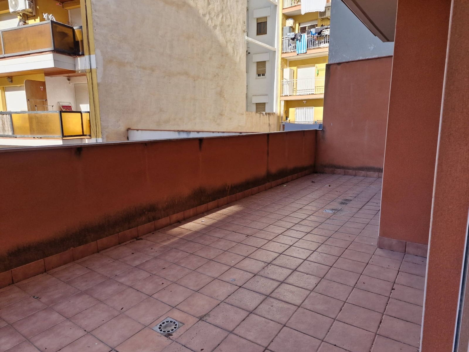 Local Comercial en Vilanova i la Geltrú en alquiler - 3.300 € (Ref: 9276417)