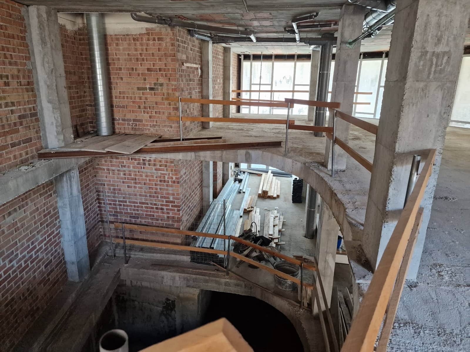 Local Comercial en Vilanova i la Geltrú en alquiler - 3.300 € (Ref: 9276417)