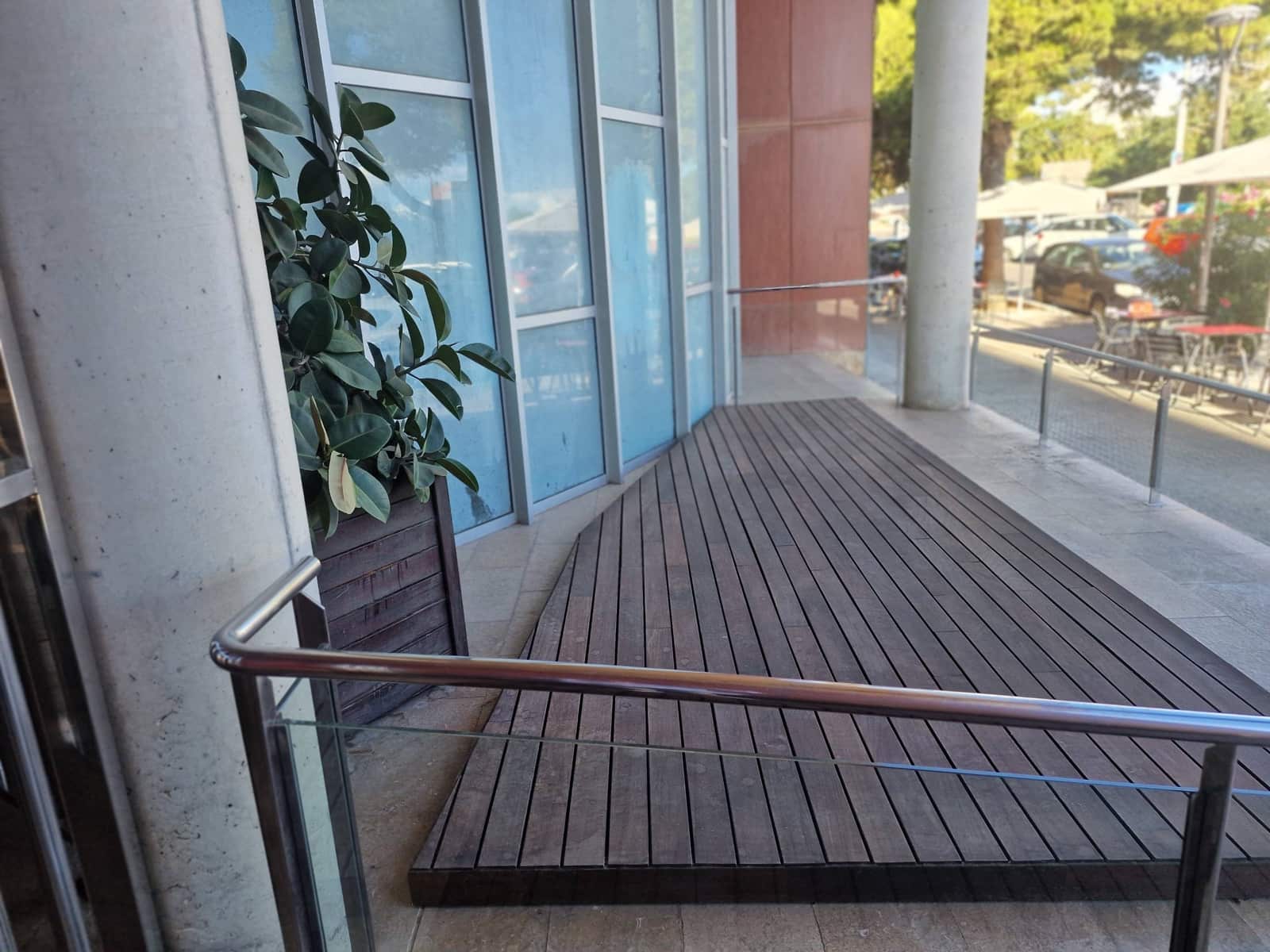 Local Comercial en Vilanova i la Geltrú en alquiler - 3.300 € (Ref: 9276417)