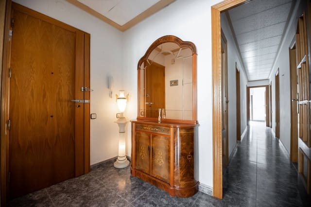 4 soverom Penthouse til salgs i Vilanova i la Geltrú - € 219 000 (Ref: 9296977)