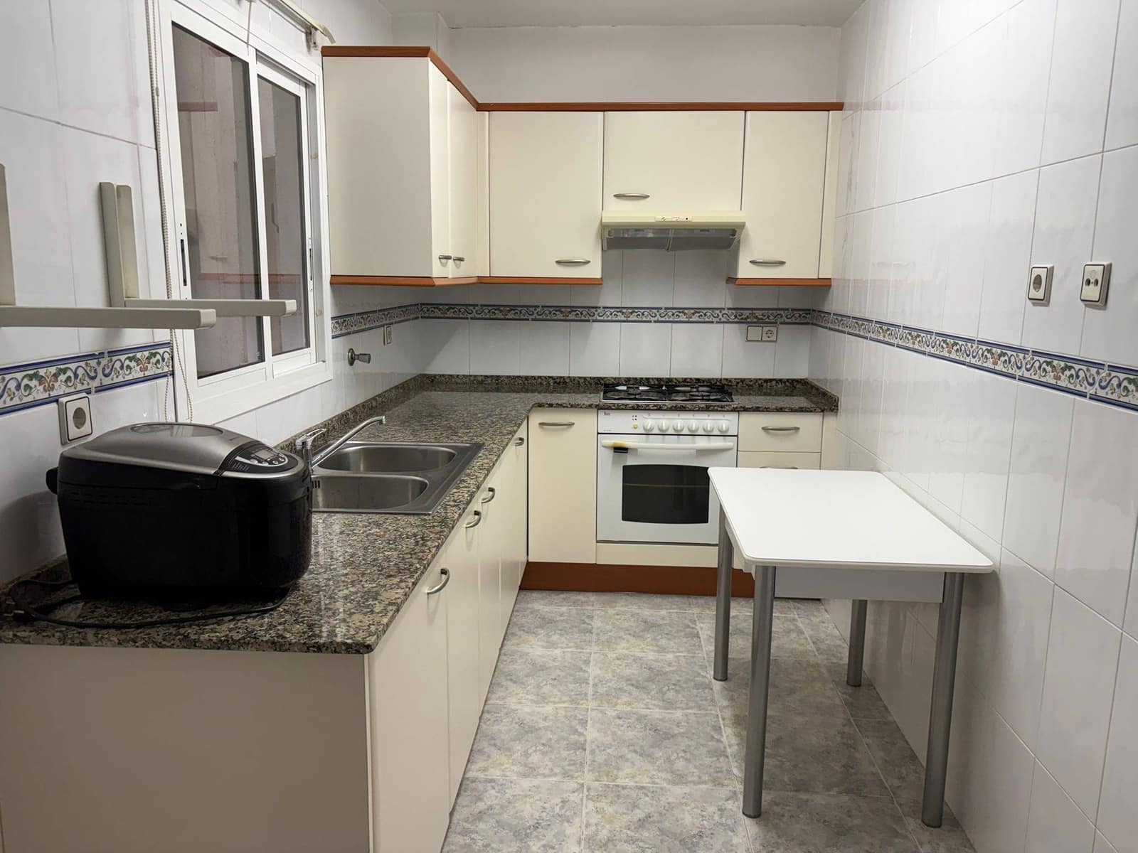 3 makuuhuone Asunto myytävänä paikassa El Vendrell mukana 
autotalli - 159 000 € (Ref: 9335047)