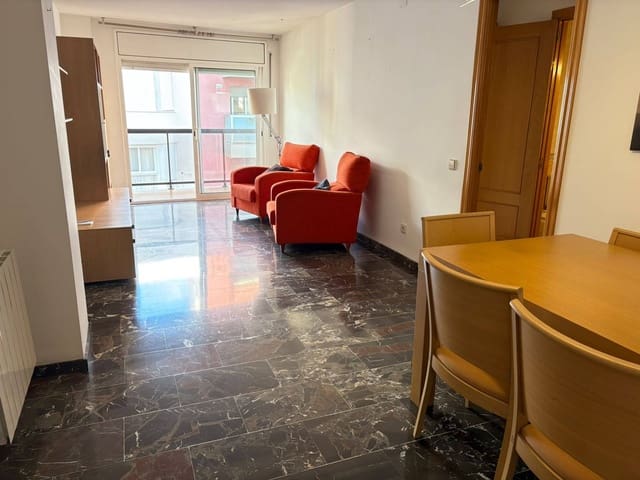 3 bedroom Flat for sale in El Vendrell with garage - € 159,000 (Ref: 9335047)