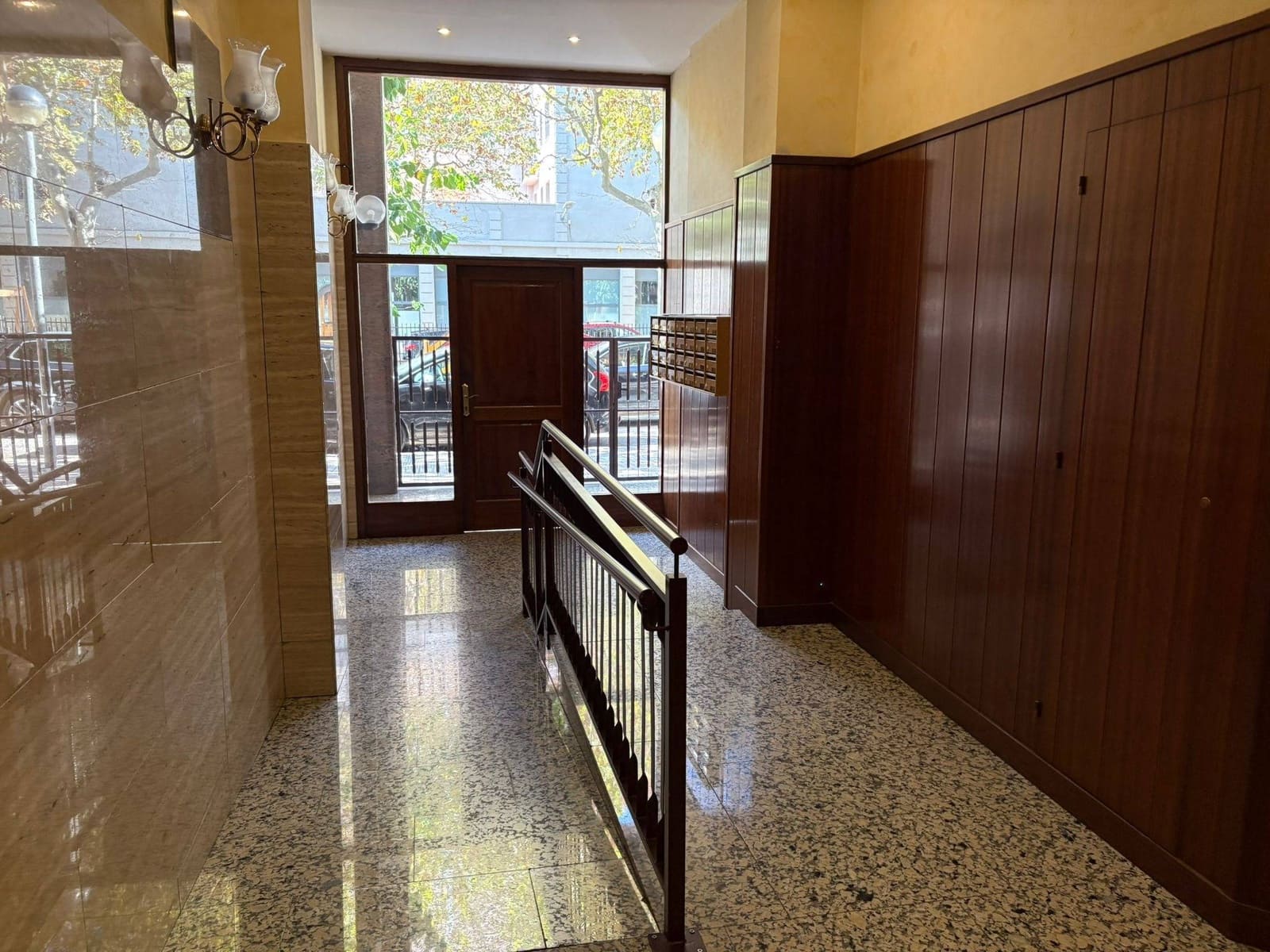 3 makuuhuone Asunto myytävänä paikassa El Vendrell mukana 
autotalli - 159 000 € (Ref: 9335047)