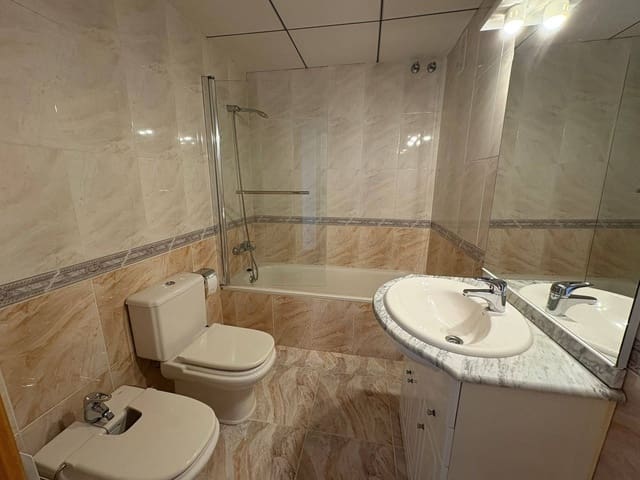 3 bedroom Flat for sale in El Vendrell with garage - € 159,000 (Ref: 9335047)