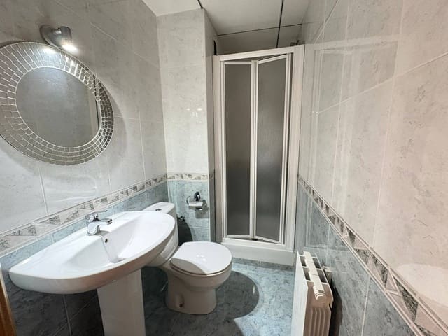 3 bedroom Flat for sale in El Vendrell with garage - € 159,000 (Ref: 9335047)