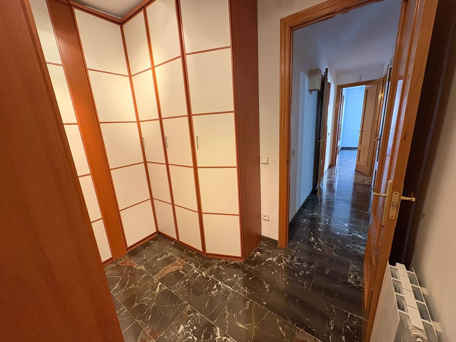 3 makuuhuone Asunto myytävänä paikassa El Vendrell mukana 
autotalli - 159 000 € (Ref: 9335047)