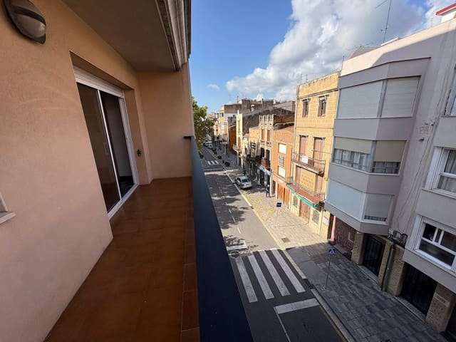 3 bedroom Flat for sale in El Vendrell with garage - € 159,000 (Ref: 9335047)