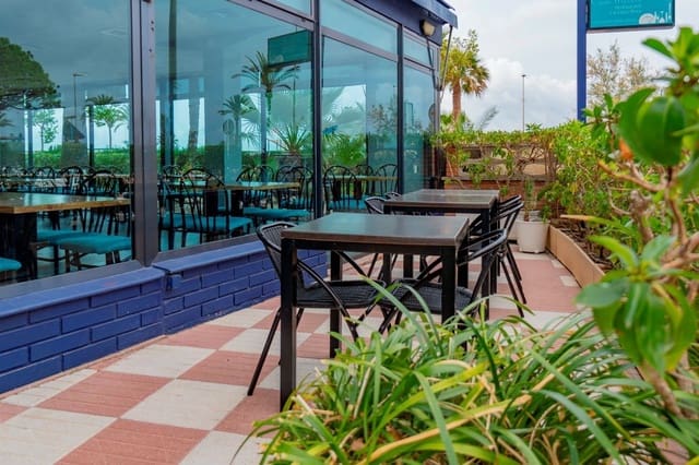 Commercial for sale in Cunit with garage - € 695,000 (Ref: 9335048)