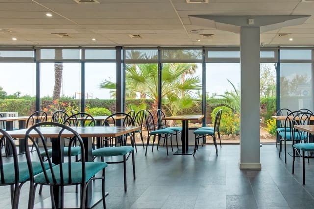 Commercial for sale in Cunit with garage - € 695,000 (Ref: 9335048)