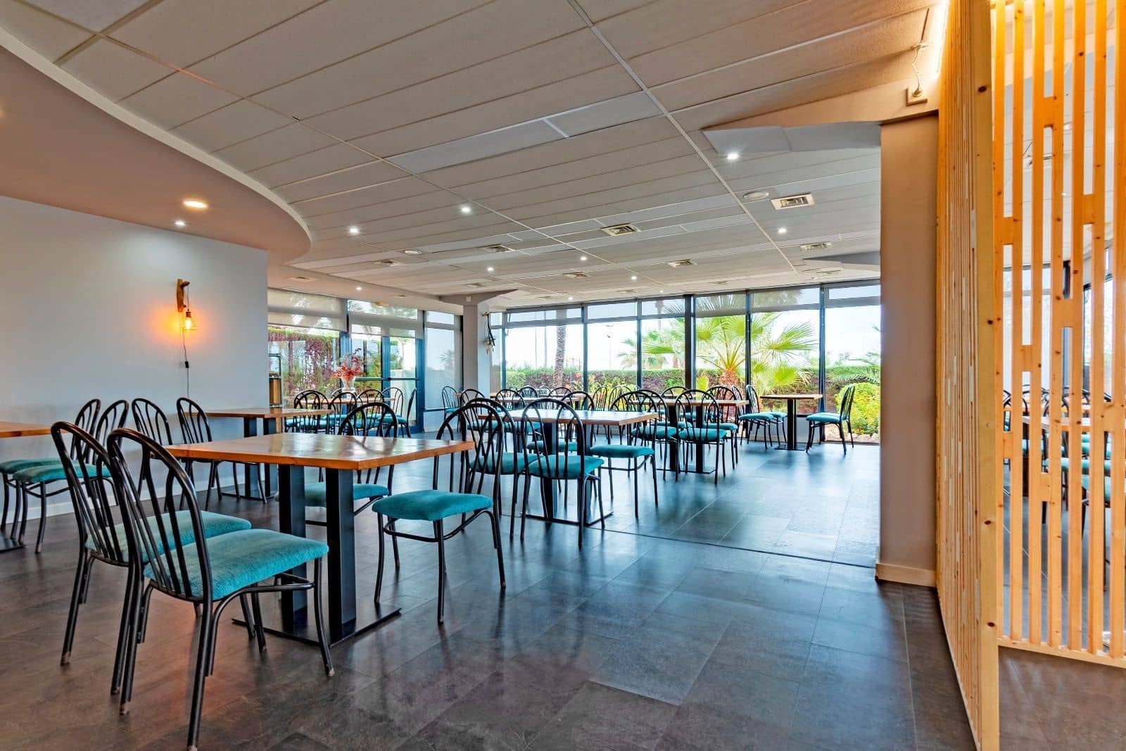 Commerciale in vendita in Cunit con garage - 695.000 € (Rif: 9335048)