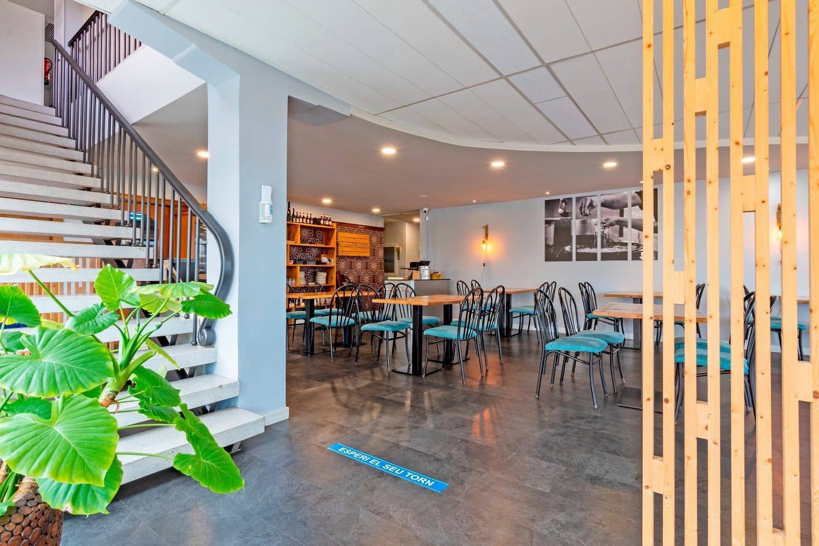 Commerciale in vendita in Cunit con garage - 695.000 € (Rif: 9335048)