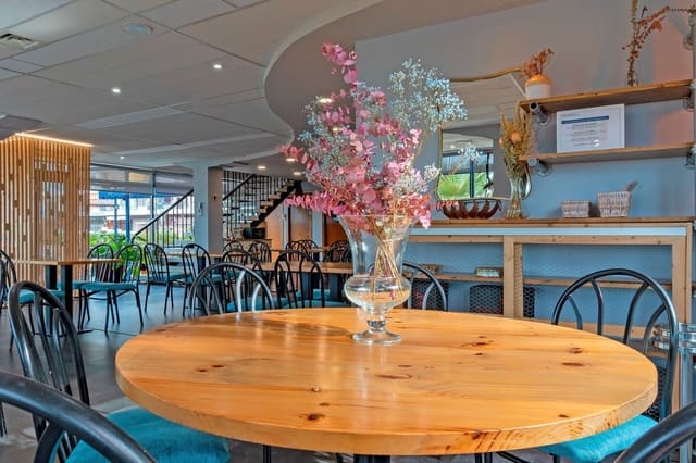 Commercial for sale in Cunit with garage - € 695,000 (Ref: 9335048)