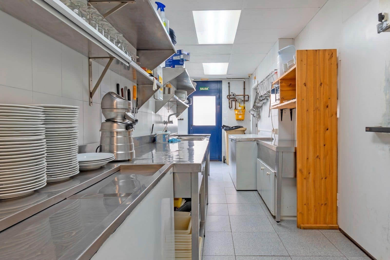 Commerciale in vendita in Cunit con garage - 695.000 € (Rif: 9335048)