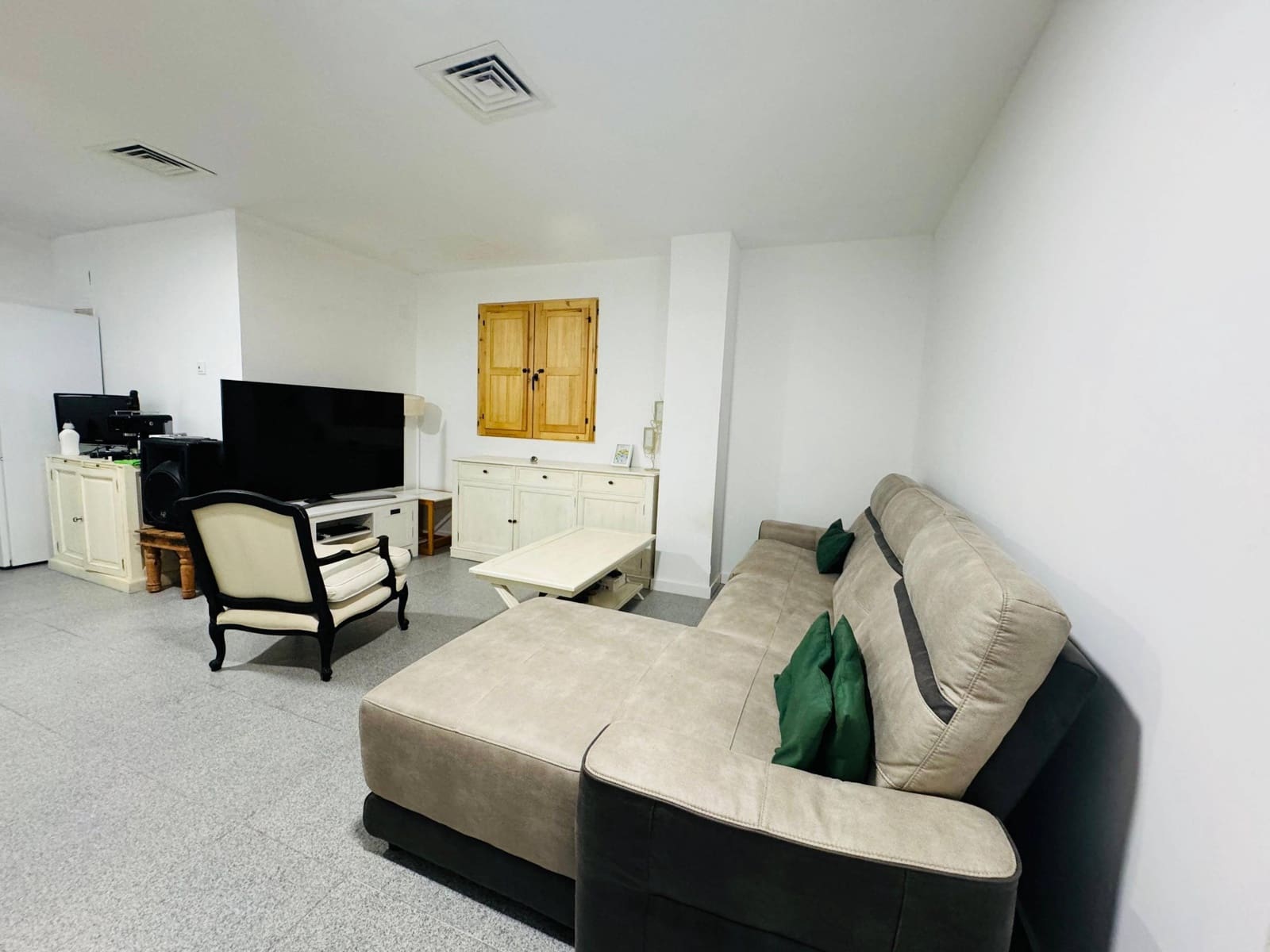 Commerciale in vendita in Cunit con garage - 695.000 € (Rif: 9335048)