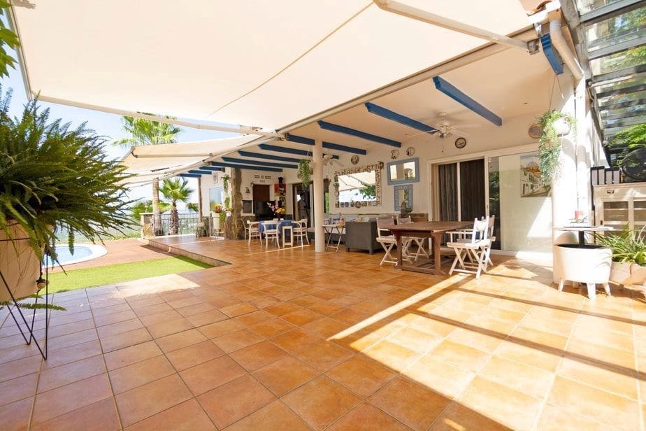 4 quarto Moradia para venda em Olivella com piscina garagem - 598 000 € (Ref: 9349656)