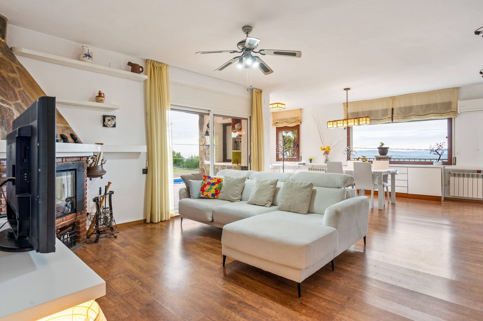 4 Zimmer Villa zu verkaufen in Olivella mit Pool Garage - 598.000 € (Ref: 9349656)