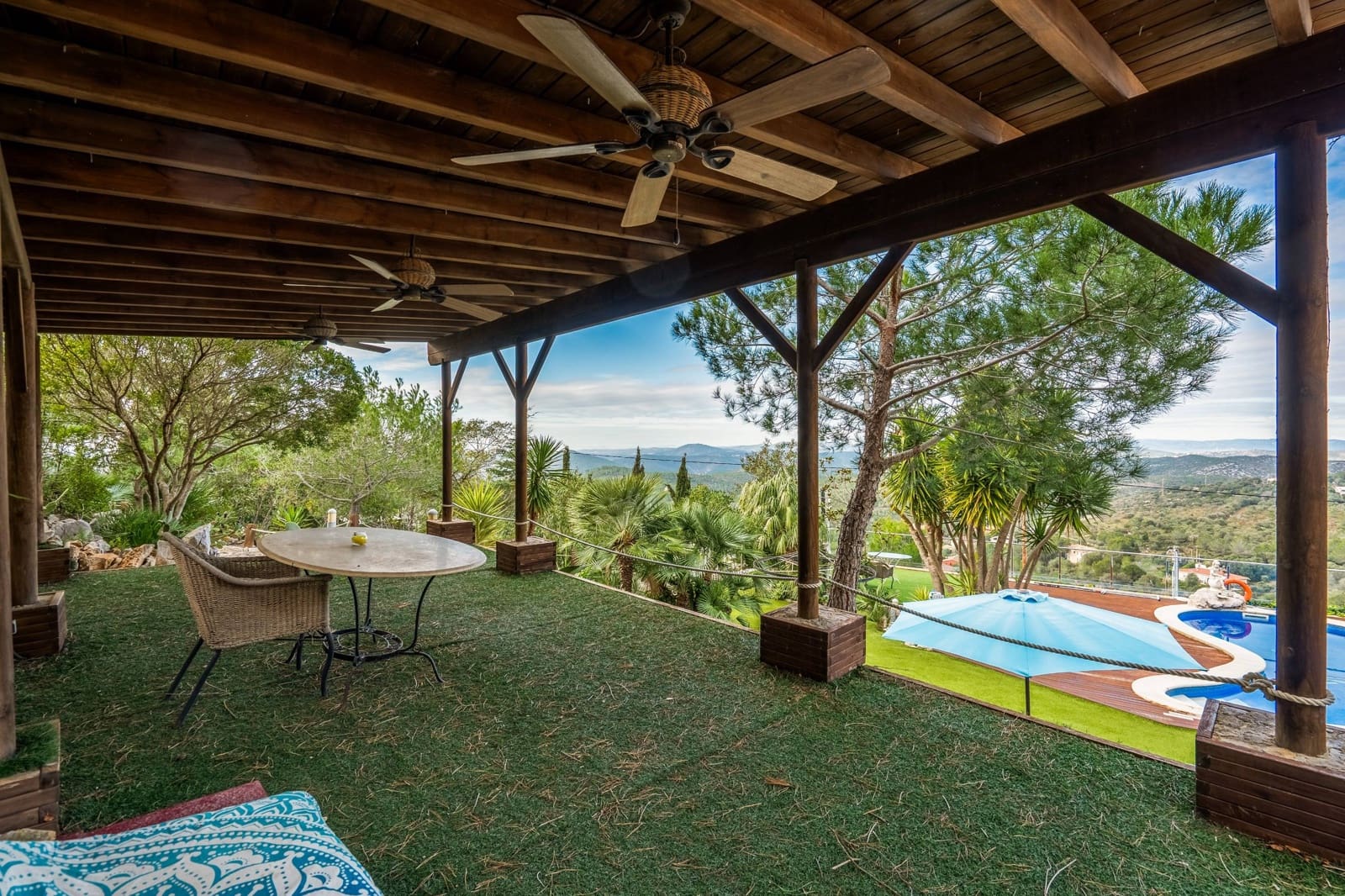 4 Zimmer Villa zu verkaufen in Olivella mit Pool Garage - 598.000 € (Ref: 9349656)