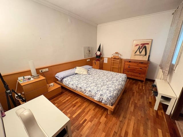 4 bedroom Flat for sale in Martorell with garage - € 275,000 (Ref: 9401258)