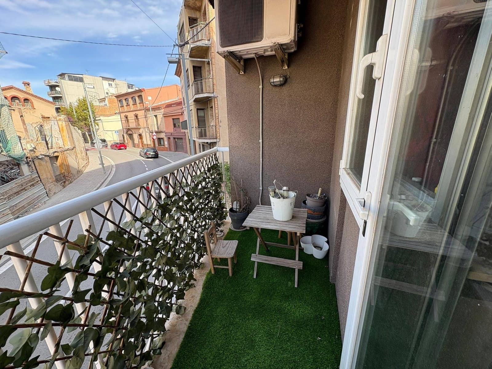 4 bedroom Flat for sale in Martorell with garage - € 275,000 (Ref: 9401258)