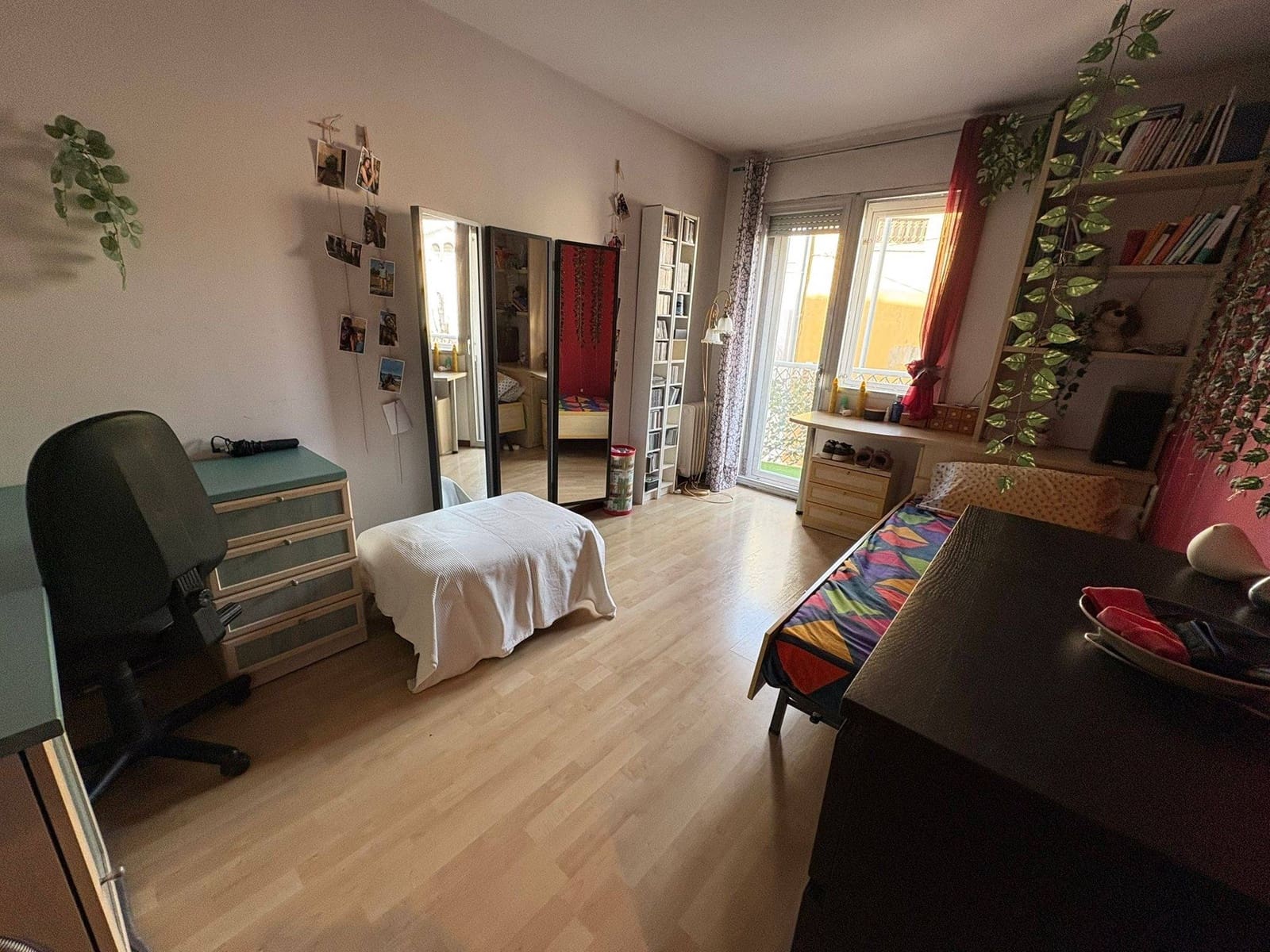 4 bedroom Flat for sale in Martorell with garage - € 275,000 (Ref: 9401258)