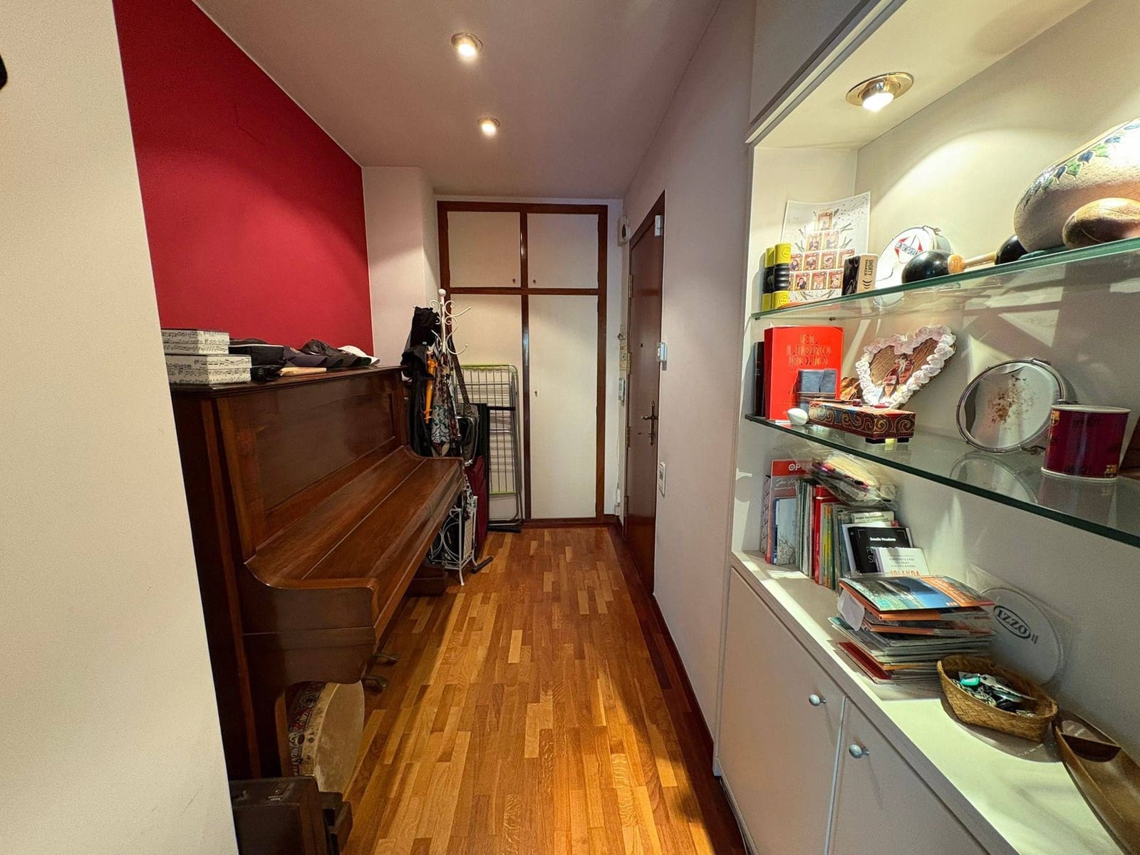 4 bedroom Flat for sale in Martorell with garage - € 275,000 (Ref: 9401258)