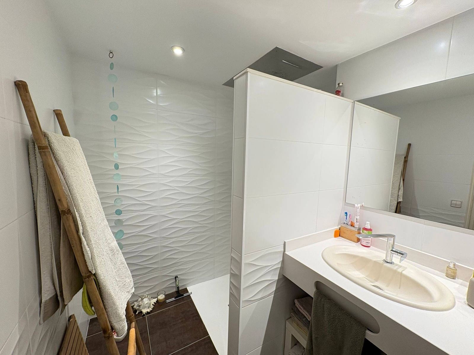 4 bedroom Flat for sale in Martorell with garage - € 275,000 (Ref: 9401258)