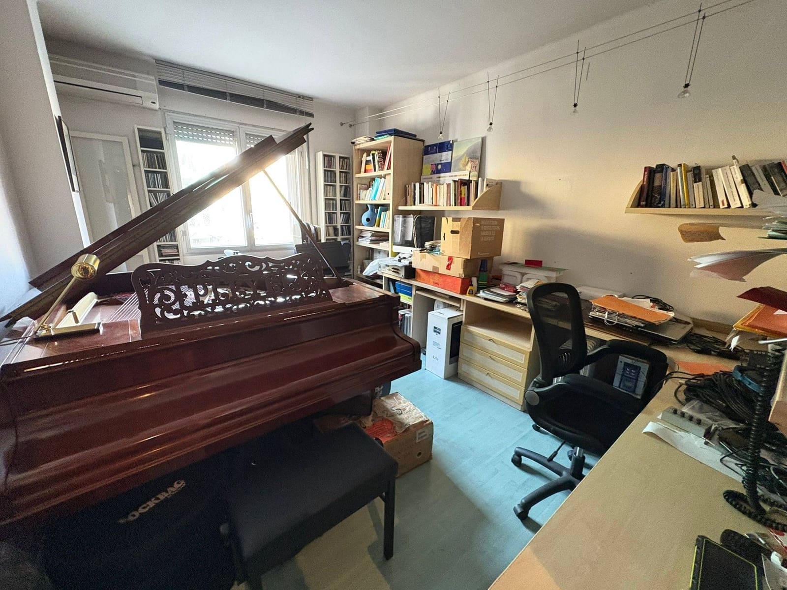 4 bedroom Flat for sale in Martorell with garage - € 275,000 (Ref: 9401258)