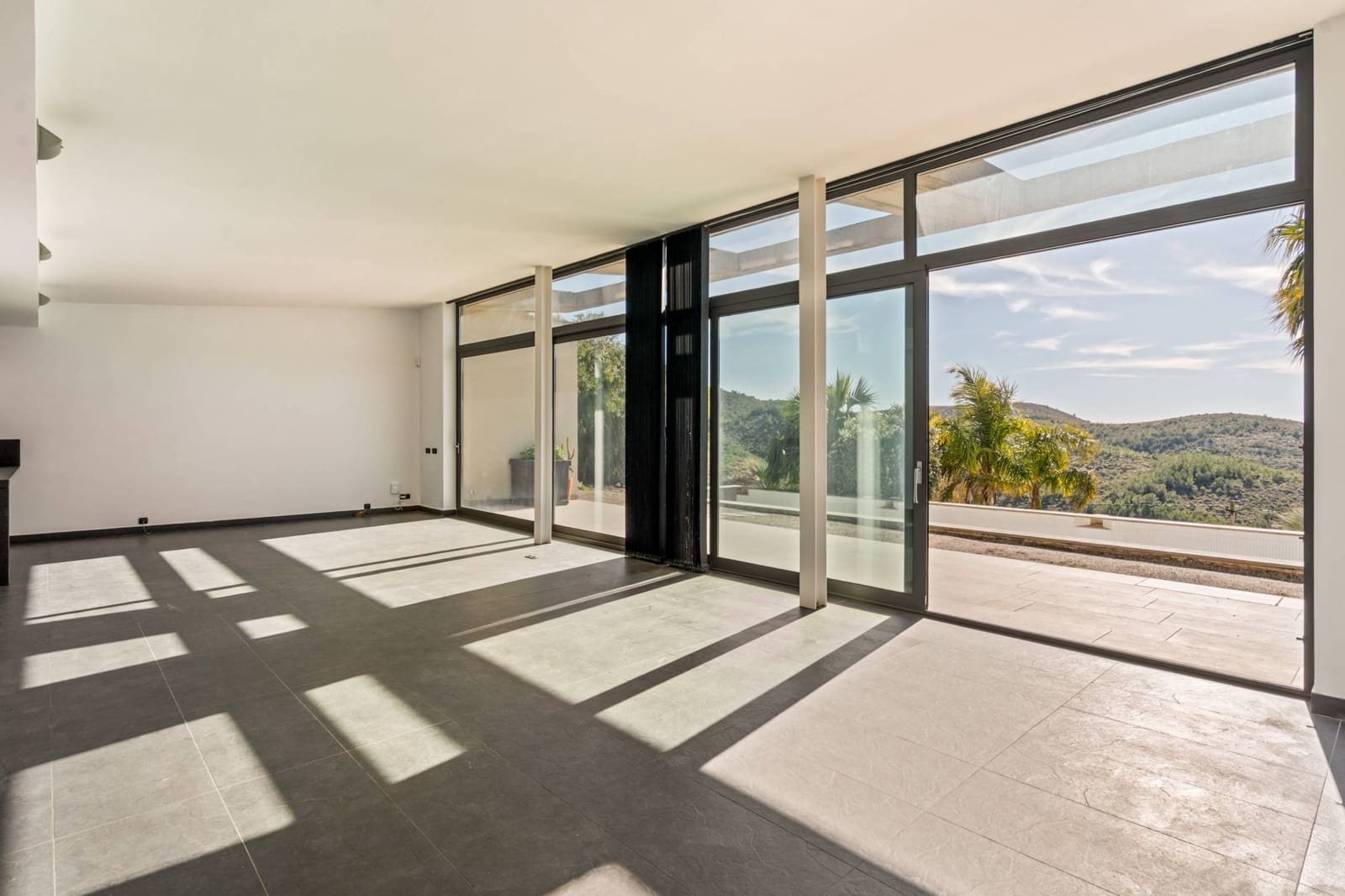 3 Zimmer Villa zu verkaufen in Olivella mit Pool Garage - 550.000 € (Ref: 9571296)