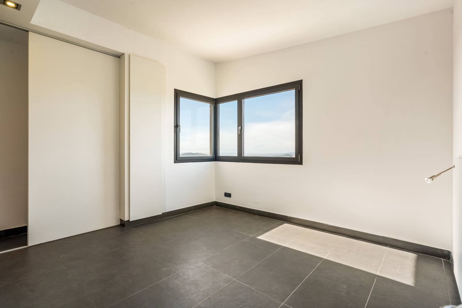 3 Zimmer Villa zu verkaufen in Olivella mit Pool Garage - 550.000 € (Ref: 9571296)