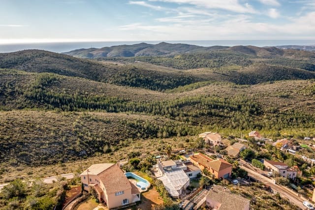 3 chambre Villa/Maison à vendre à Olivella avec piscine garage - 550 000 € (Ref: 9571296)