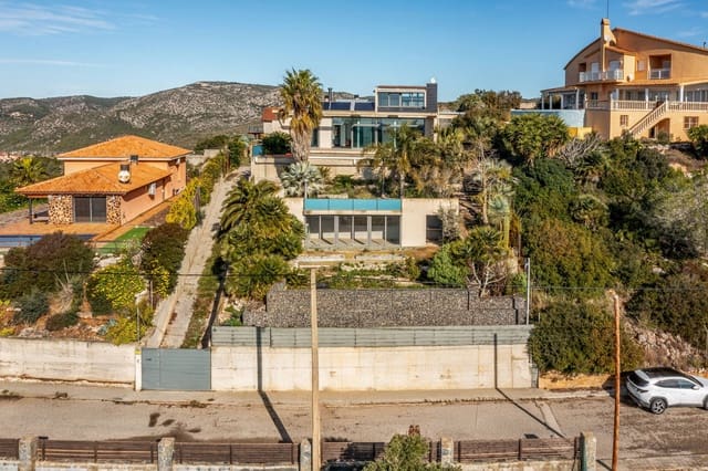 3 chambre Villa/Maison à vendre à Olivella avec piscine garage - 550 000 € (Ref: 9571296)