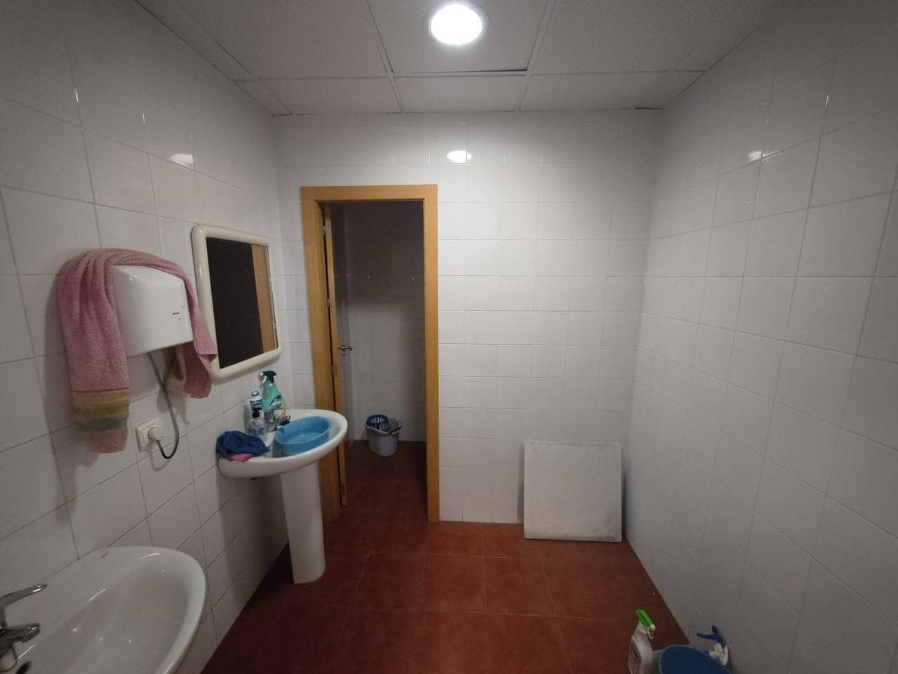 Virksomhed til salg i Salteras med garage - € 205.999 (Ref: 9343358)