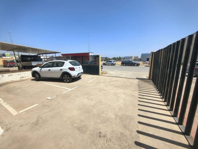 Business for sale in Salteras with garage - € 205,999 (Ref: 9343358)