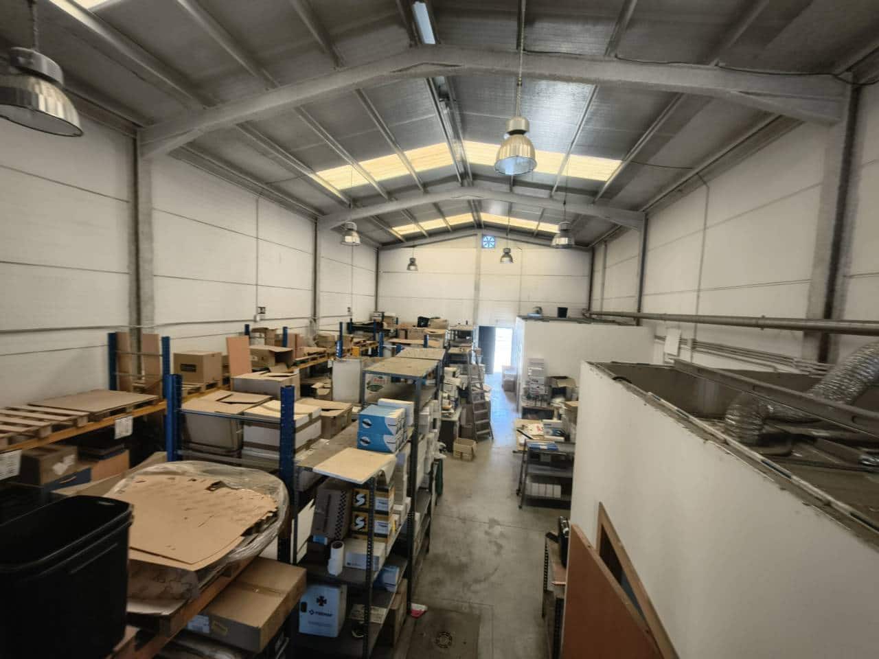 Virksomhed til salg i Salteras med garage - € 205.999 (Ref: 9343358)