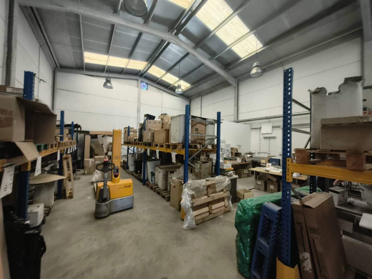 Virksomhed til salg i Salteras med garage - € 205.999 (Ref: 9343358)