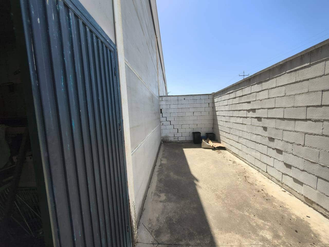 Virksomhed til salg i Salteras med garage - € 205.999 (Ref: 9343358)